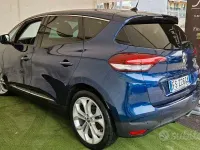 Usata Renault Scénic 110 CV (80 kW) 2018 Bluazzurro Monovolume