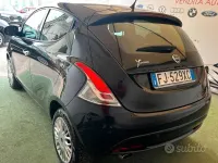 Usata Lancia Ypsilon Gold 95 CV (69 kW) 2017 Nero Utilitaria