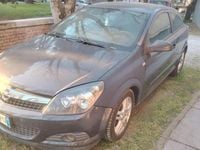 Usata Opel Astra GTC Enjoy 90 CV (66 kW) 2007 Coupé