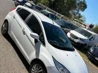 Usata Ford Fiesta 75 CV (55 kW) 2015 Bianco Utilitaria