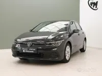 Usata VW Golf VIII Life 110 CV (80 kW) 2021 Grigio Berlina