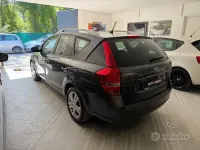 Usata Kia Ceed 115 CV (84 kW) 2011 Nero Utilitaria
