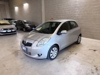 Usata Toyota Yaris 87 CV (63 kW) 2007 Grigio Utilitaria