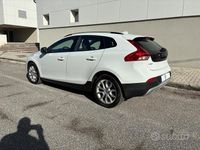 Usata Volvo V40 CC 120 CV (88 kW) 2018 Bianco Station wagon