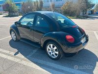 Usata VW New Beetle 101 CV (74 kW) 2004 Nero Utilitaria