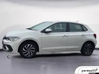 Usata VW Polo Life 95 CV (69 kW) 2023 Ascot grey Utilitaria