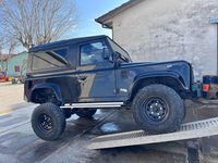 Usata Land Rover Defender 122 CV (89 kW) 1999 Nero Station wagon