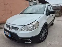 Usata Fiat Sedici 120 CV (88 kW) 2010 Bianco SUV