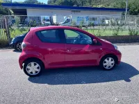 Usata Toyota Aygo Sol 68 CV (50 kW) 2009 Rosso Utilitaria