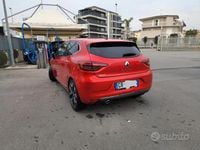 Usata Renault Clio V Techno 100 CV (73 kW) 2023 Rosso Utilitaria