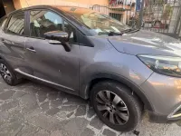 Usata Renault Captur Iconic 90 CV (66 kW) 2016 Grigio SUV