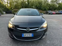 Usata Opel Astra Cosmo 130 CV (95 kW) 2013 Nero Berlina
