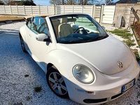 Usata VW New Beetle Cabriolet 105 CV (77 kW) 2010 Bianco Cabrio