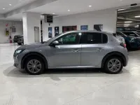 Usata Peugeot e-208 Allure 100 kW (136 CV) 2021 Grigio Utilitaria