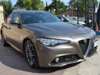 Usata Alfa Romeo Giulia Super 179 CV (131 kW) 2018 Grigio Berlina