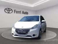 Usata Peugeot 208 Active 68 CV (50 kW) 2015 Bianco Utilitaria