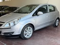 Usata Opel Corsa Cosmo 90 CV (66 kW) 2007 Grigio Utilitaria