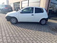 Usata Fiat Punto 69 CV (50 kW) 2004 Bianco Utilitaria