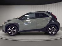 Nuova Toyota Aygo X 116 CV (85 kW) 2026 Tarragon & black SUV