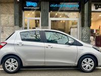 Usata Toyota Yaris Hybrid Business Edition 73 CV (53 kW) 2020 Grigio argento Berlina