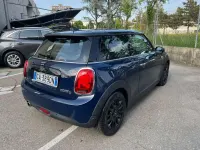 Usata Mini Cooper D 116 CV (85 kW) 2019 Blu/azzurro Utilitaria