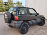 Usata Toyota RAV4 128 CV (94 kW) 1996 Nero SUV