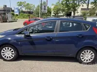Usado Ford Fiesta 60 HP (44 kW) 2013 Azul Sedan