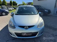 Usata Mazda 2 75 CV (55 kW) 2010 Blu Utilitaria