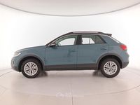 Usata VW T-Roc Life 150 CV (110 kW) 2024 Petroleum blue metallizzato ne SUV