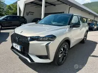 Usata DS Automobiles DS3 131 CV (96 kW) 2024 Grigio cristallo tetto nero SUV