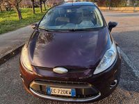 Usata Ford Fiesta Titanium 95 CV (69 kW) 2010 Rosso Utilitaria