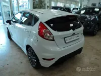 Usata Ford Fiesta ST-Line 75 CV (55 kW) 2017 Bianco Utilitaria