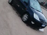 Usata Ford Fiesta 68 CV (50 kW) 2005 Nero Utilitaria