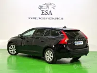 Usata Volvo V60 Kinetic 180 CV (132 kW) 2013 Nero Station wagon