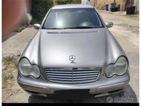 Usata Mercedes C220 Elegance 150 CV (110 kW) 2004 Grigio