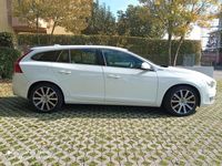 Usata Volvo V60 Momentum 220 CV (161 kW) 2016 Bianco Station wagon