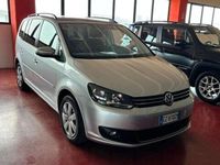 Begagnad VW Touran Comfortline 105 HK (77 kW) 2015 Grå Minibuss