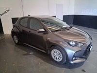 Usata Toyota Yaris Hybrid Business Edition 92 CV (67 kW) 2021 Grigio Utilitaria
