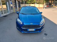 Usata Ford Fiesta Titanium 95 CV (69 kW) 2015 Blu Utilitaria
