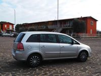 Usata Opel Zafira 149 CV (109 kW) 2011 Argento Monovolume