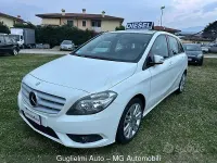 Usata Mercedes B180 Premium 109 CV (80 kW) 2014 Bianco Utilitaria