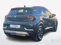 Usata Renault Captur Techno 160 CV (117 kW) 2023 Blu scuro SUV