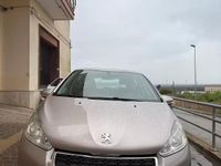 Usata Peugeot 208 Active 68 CV (50 kW) 2013 Marrone Utilitaria