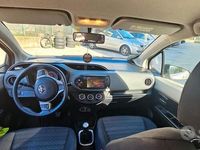 Usata Toyota Yaris 68 CV (50 kW) 2015 Grigio Berlina