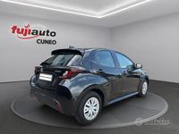 Usata Toyota Yaris Hybrid Active 116 CV (85 kW) 2022 Black met Utilitaria