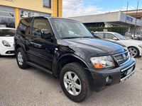 Usata Mitsubishi Pajero Intense 160 CV (117 kW) 2005 Nero SUV