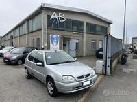 Usata Citroën Saxo 60 CV (44 kW) 2002 Grigio Utilitaria