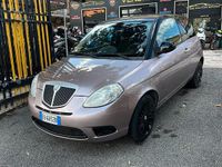 Usata Lancia Ypsilon 77 CV (56 kW) 2010 Oro Utilitaria