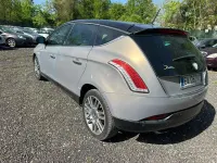 Usata Lancia Delta 165 CV (121 kW) 2010 Giallo Utilitaria