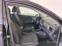 Usata Kia Stonic Style 101 CV (74 kW) 2019 Nero SUV